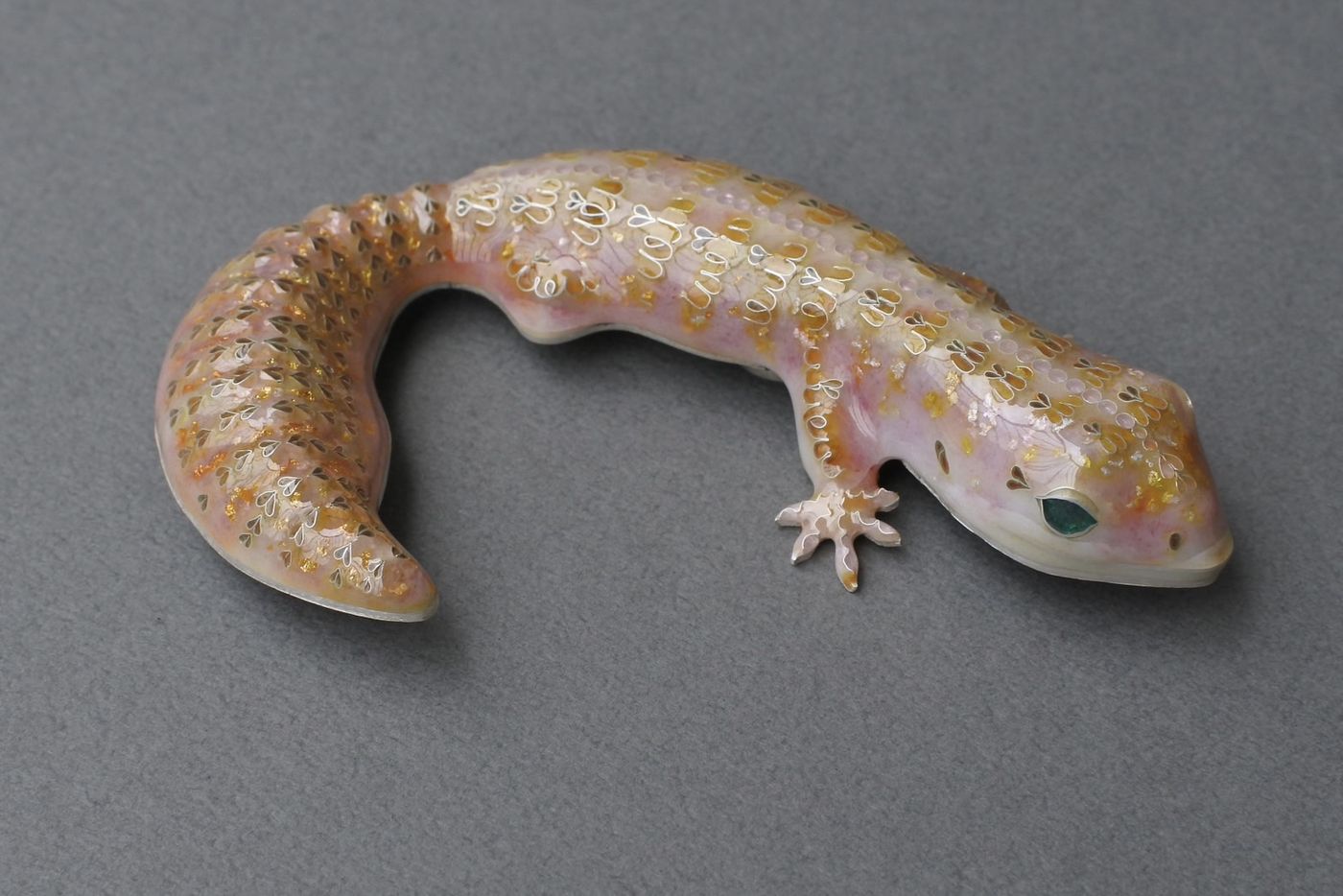 Baby Pink Leopard Gecko by Akira Hoshino